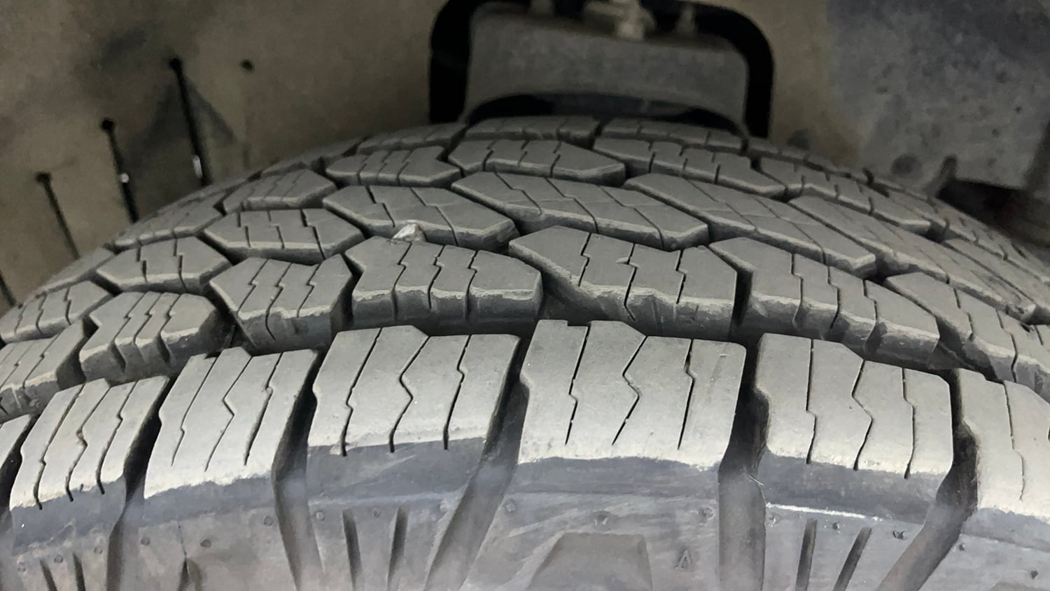 Used 2022 mahindra Thar LX Hard Top Diesel AT 4WD Diesel Automatic tyres RIGHT FRONT TYRE TREAD VIEW