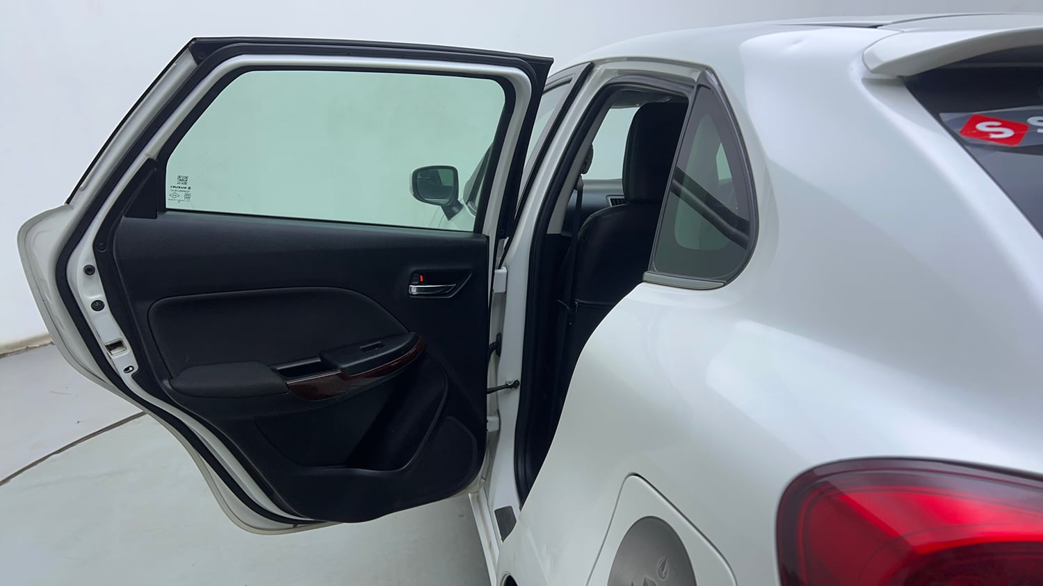 Used 2018 Maruti Suzuki Baleno Zeta 1.2 Petrol Manual interior LEFT REAR DOOR OPEN VIEW