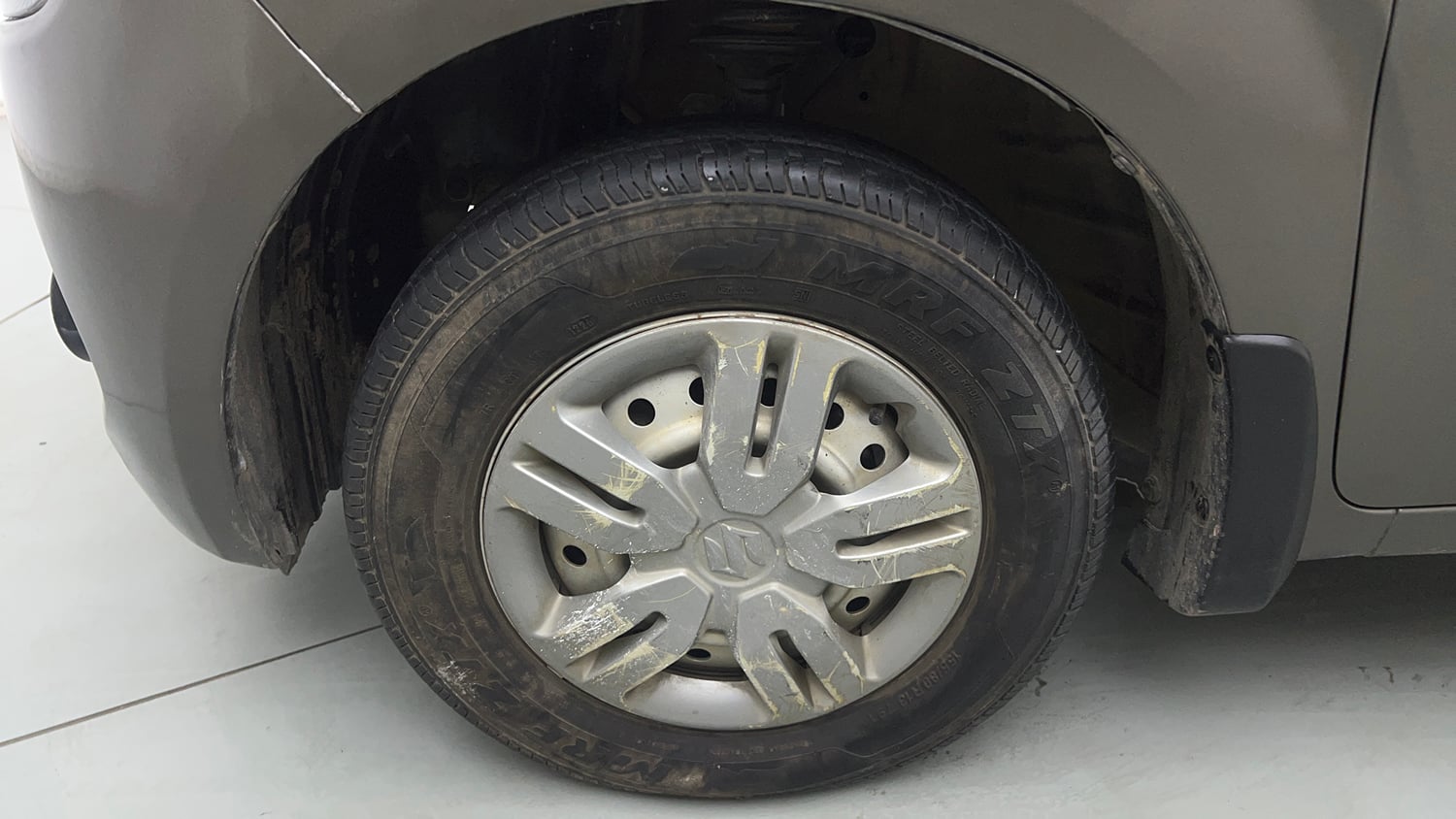 Used 2019 Maruti Suzuki Wagon R LXi (O) 1.0 CNG Cng Manual tyres LEFT FRONT TYRE RIM VIEW
