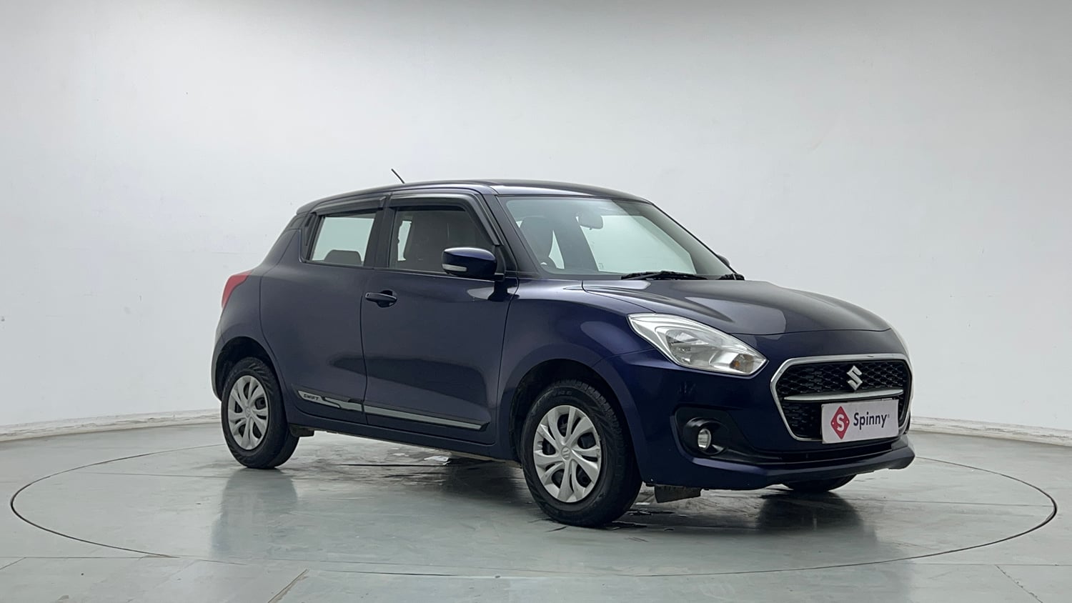 Used 2022 Maruti Suzuki Swift VXi Petrol Manual exterior RIGHT FRONT CORNER VIEW