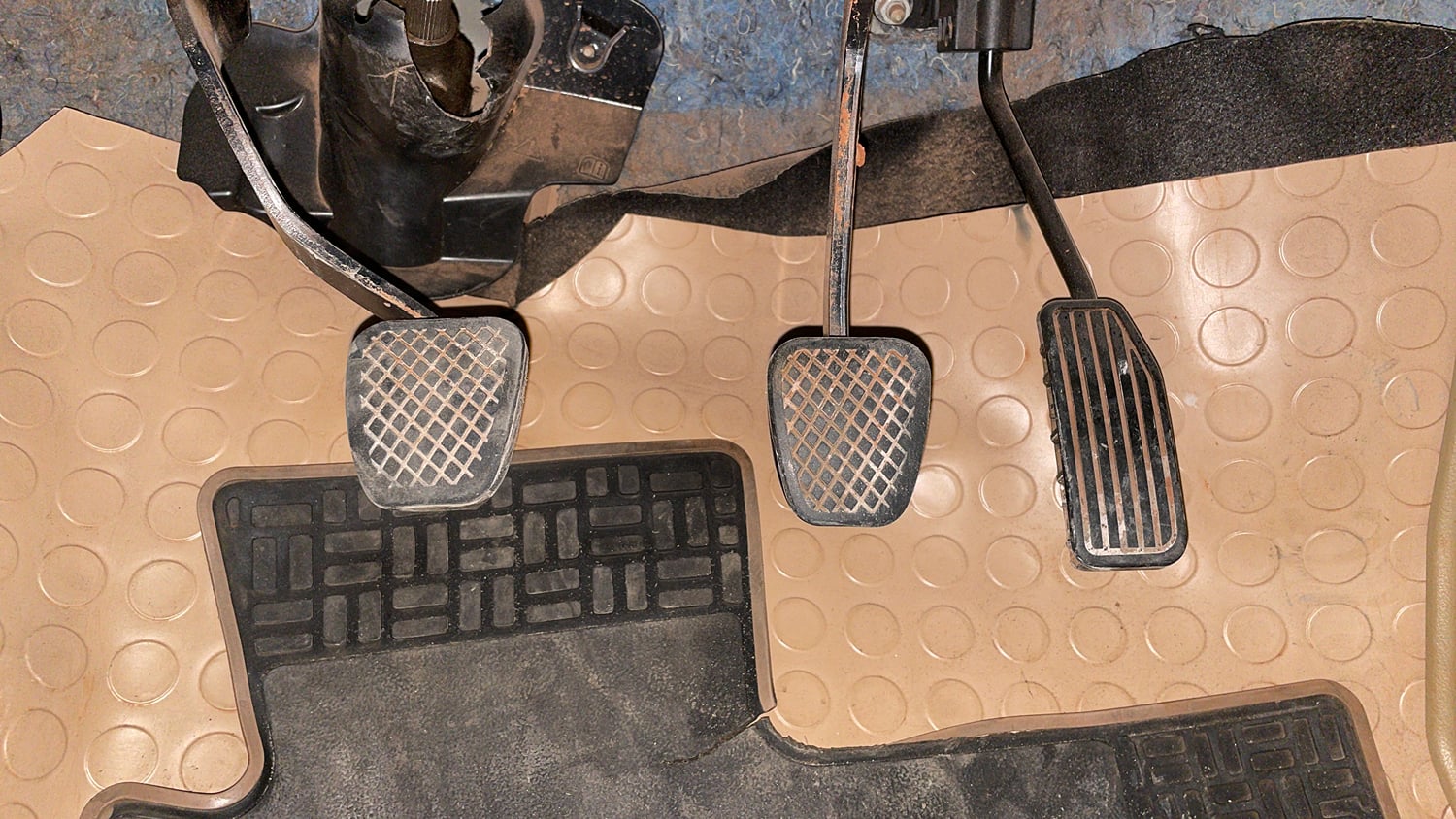Used 2014 Honda Mobilio V Petrol Petrol Manual interior PEDALS VIEW