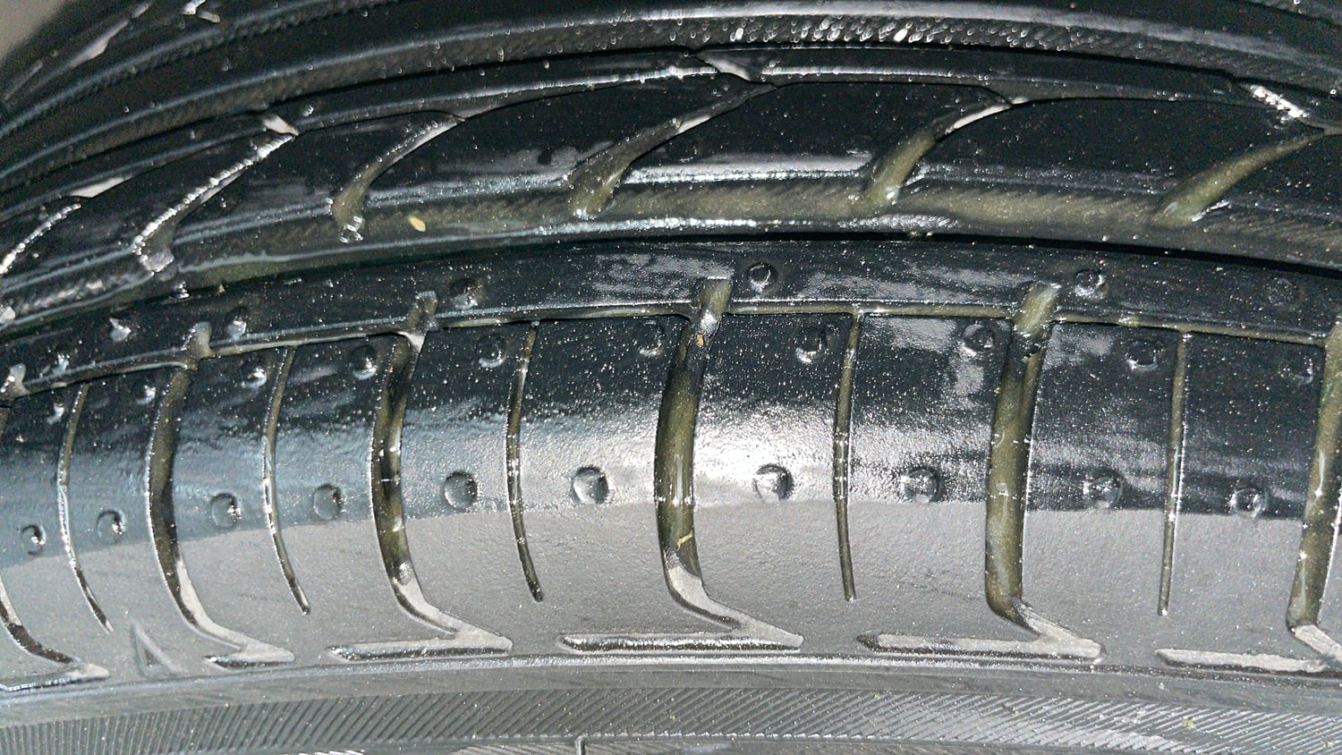 Used 2014 Maruti Suzuki Alto K10 VXi Petrol Manual tyres RIGHT FRONT TYRE TREAD VIEW
