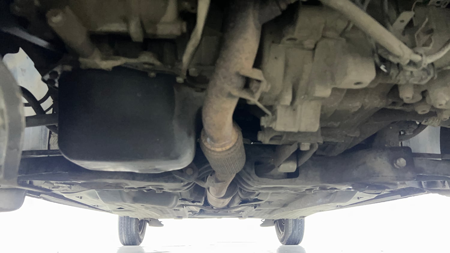 Used 2017 Volkswagen Ameo Trendline 1.2L (P) Petrol Manual extra FRONT LEFT UNDERBODY VIEW