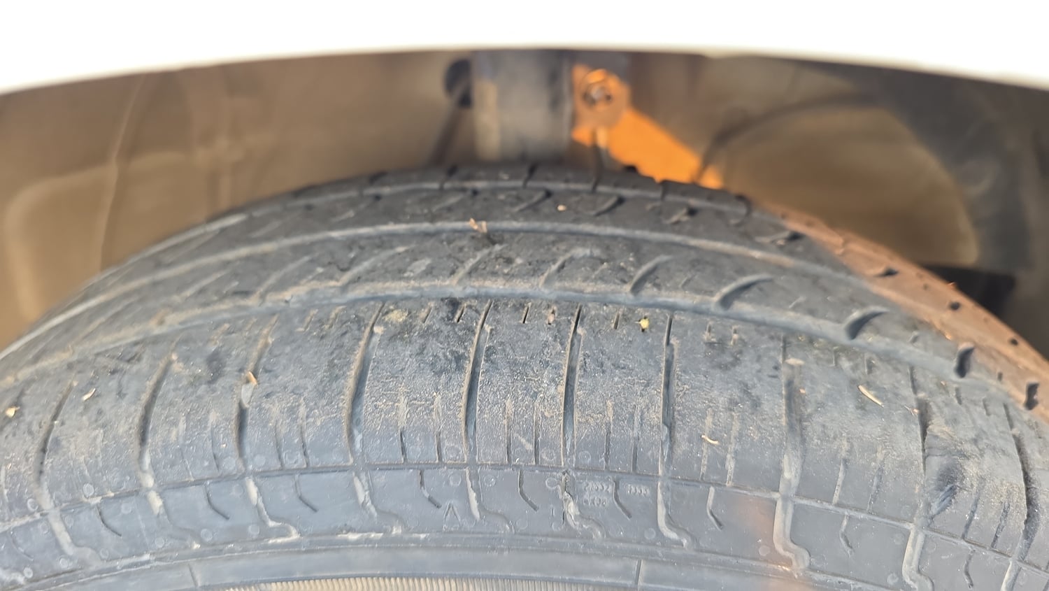 Used 2021 Maruti Suzuki Swift VXi Petrol Manual tyres RIGHT FRONT TYRE TREAD VIEW
