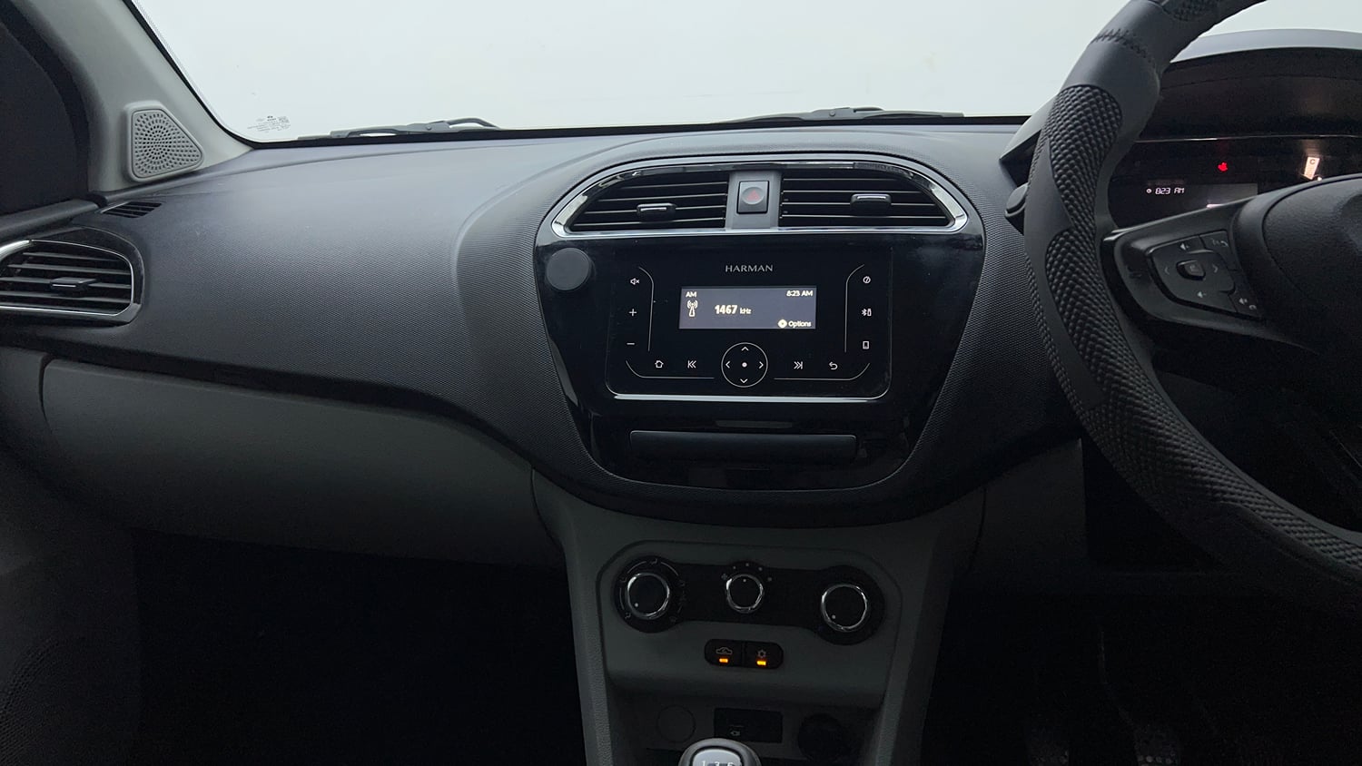 Used 2022 Tata Tiago XT Petrol Manual interior MUSIC SYSTEM & AC CONTROL VIEW