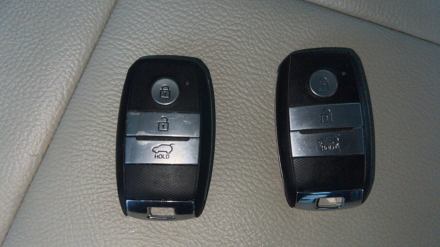 Used 2022 Kia Carens Prestige Plus 1.4 Petrol MT 7 STR Petrol Manual extra CAR KEY VIEW