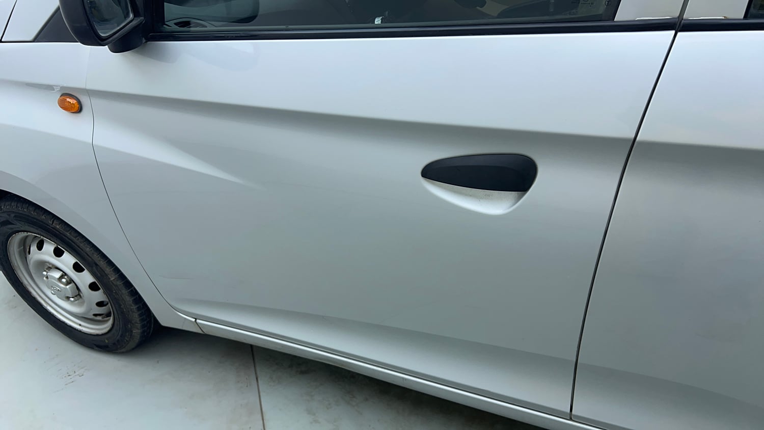 Used 2018 Hyundai Eon Era + Petrol Manual dents MINOR SCRATCH
