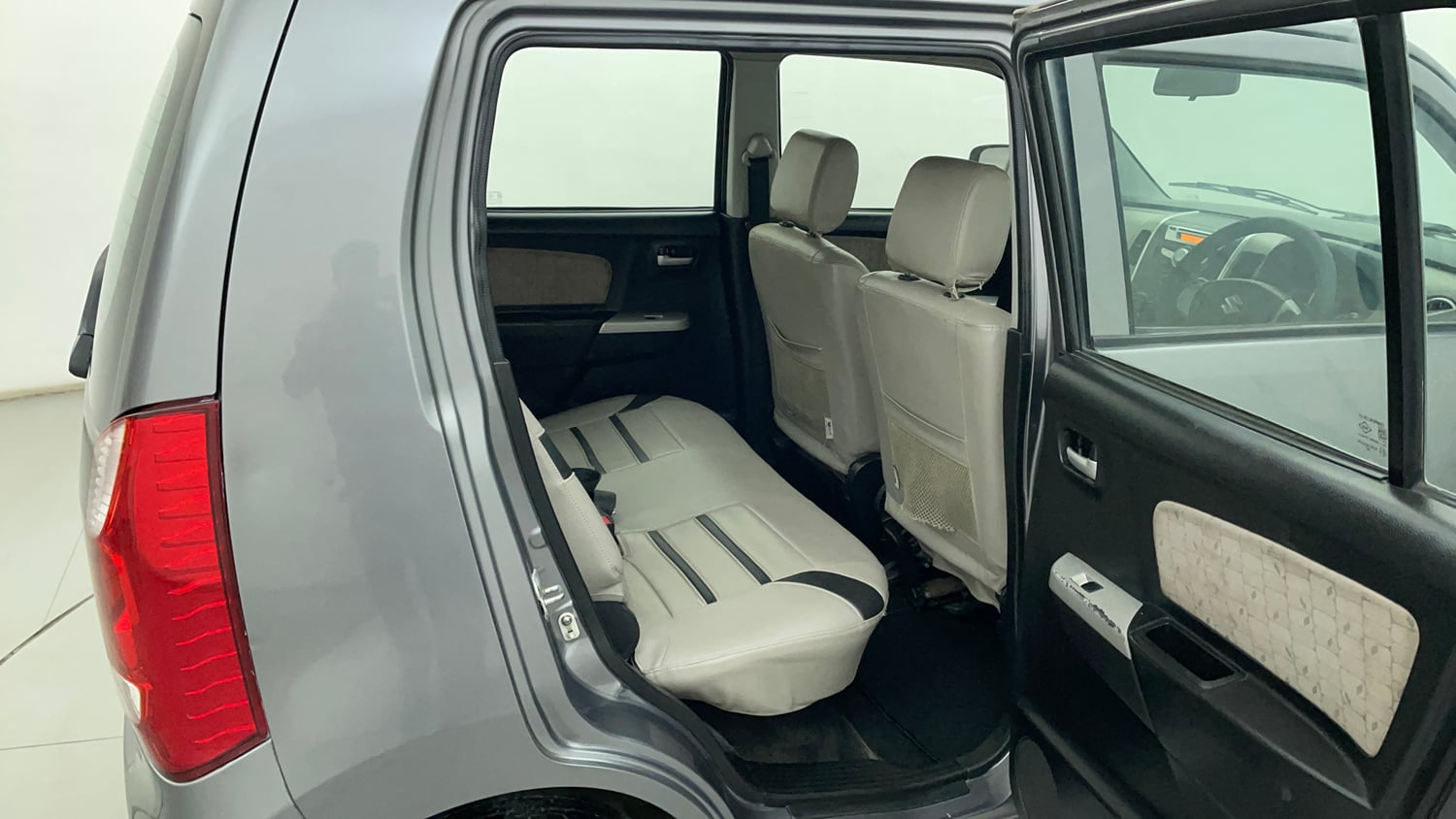 Used 2014 Maruti Suzuki Wagon R VXI Petrol Manual interior RIGHT SIDE REAR DOOR CABIN VIEW