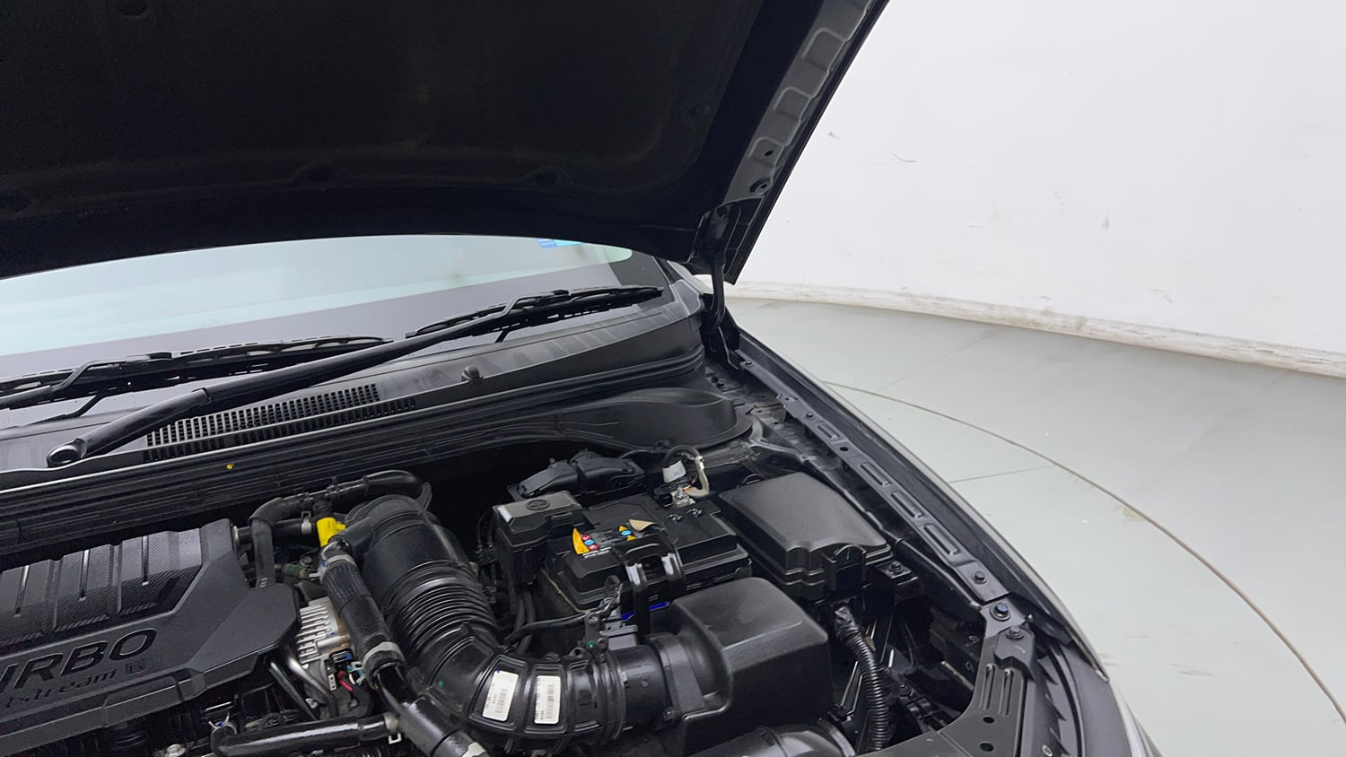 Used 2024 Hyundai Verna SX (O) 1.5 Turbo Petrol DCT Petrol Automatic engine ENGINE LEFT SIDE HINGE & APRON VIEW