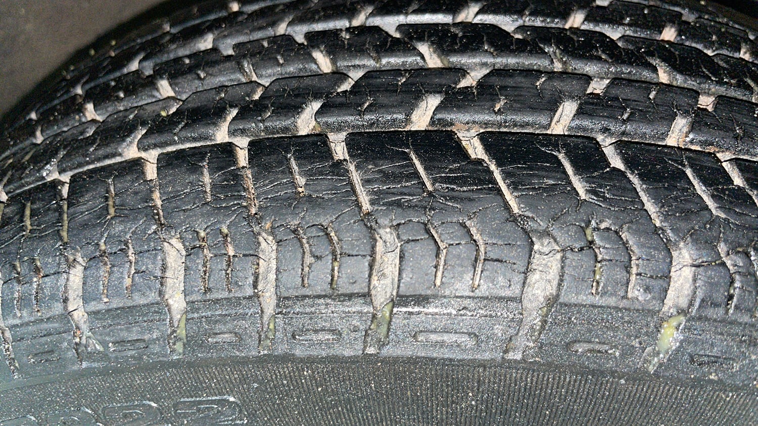 Used 2017 Maruti Suzuki Alto K10 VXi Petrol Manual tyres RIGHT FRONT TYRE TREAD VIEW