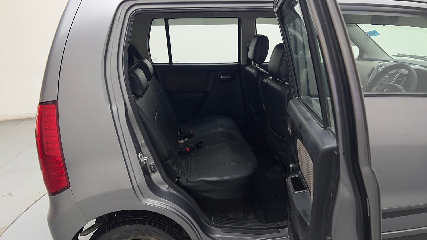 Used 2013 Maruti Suzuki Wagon R LXI CNG Cng Manual interior RIGHT SIDE REAR DOOR CABIN VIEW