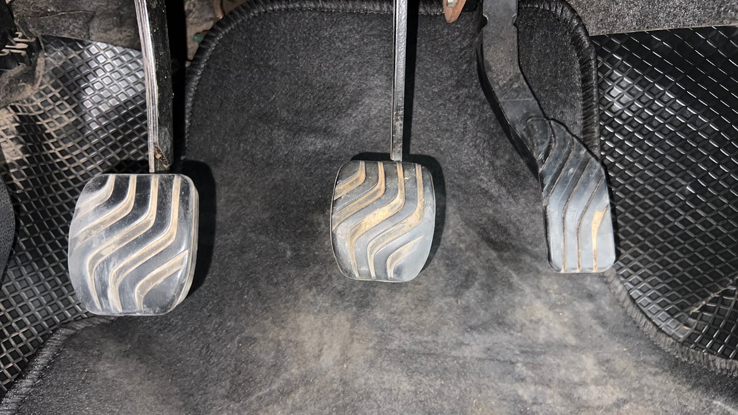 Used 2017 Renault Kwid 1.0 RXT Petrol Manual interior PEDALS VIEW