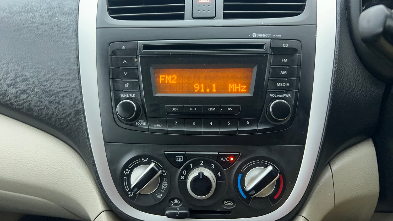 Used 2015 Maruti Suzuki Celerio ZXi Opt Petrol Manual interior MUSIC SYSTEM & AC CONTROL VIEW