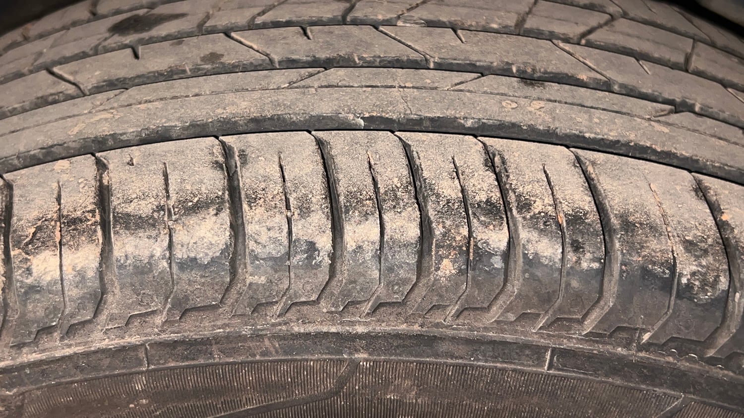Used 2021 Maruti Suzuki Ciaz Alpha 1.5 Petrol Manual tyres LEFT REAR TYRE TREAD VIEW