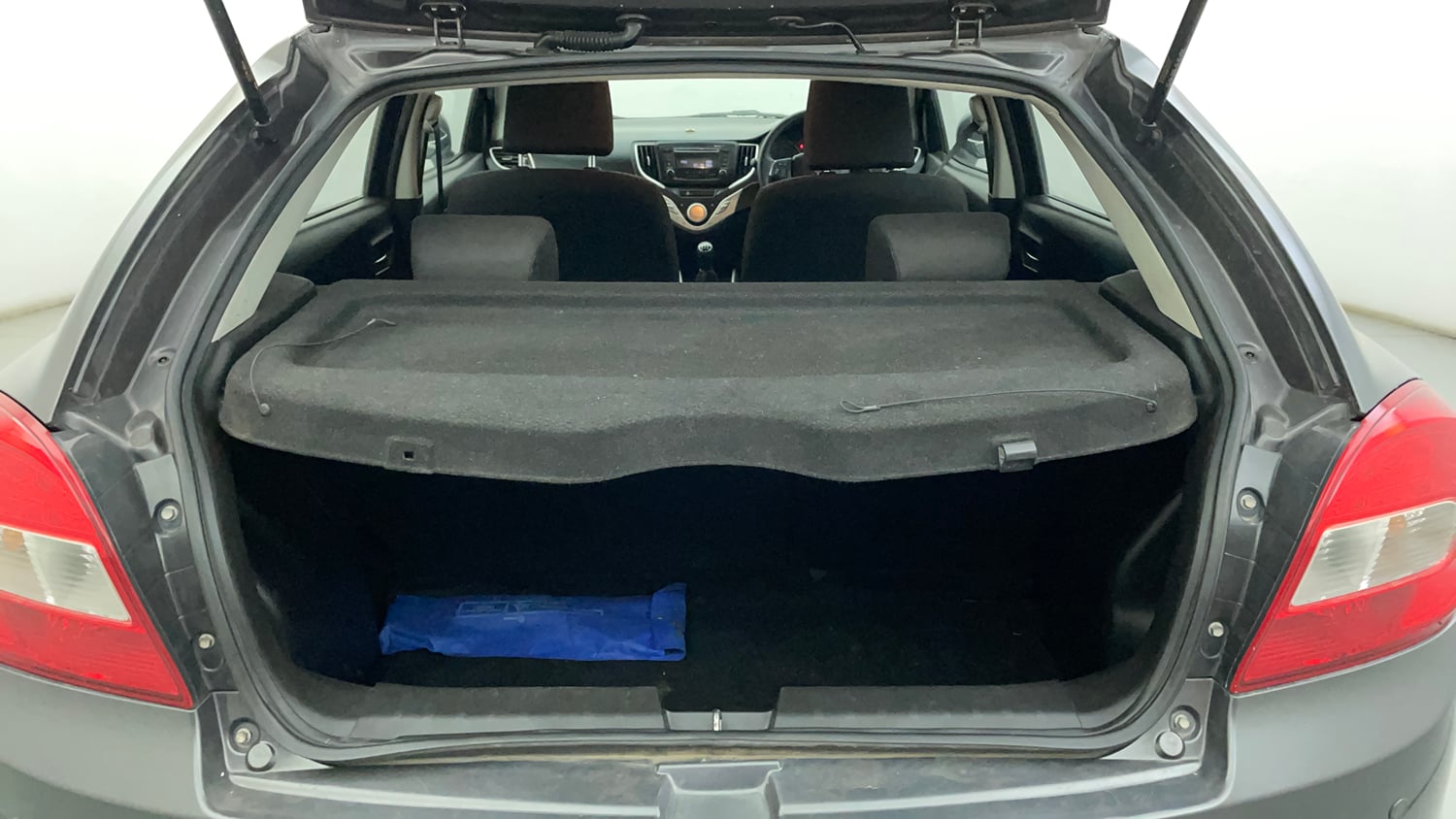 Used 2017 Maruti Suzuki Baleno Delta 1.2 Petrol Manual interior DICKY INSIDE VIEW