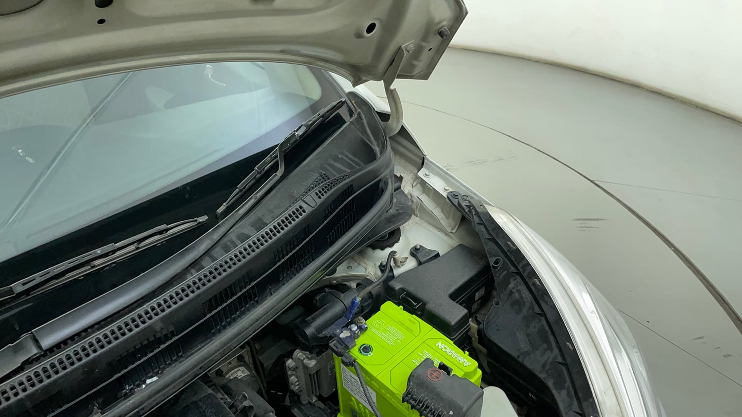 Used 2018 Hyundai Grand i10 Sportz AT 1.2 Kappa VTVT Petrol Automatic engine ENGINE LEFT SIDE HINGE & APRON VIEW