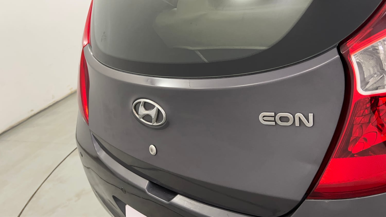 Used 2019 Hyundai Eon Era + Petrol Manual dents MINOR SCRATCH