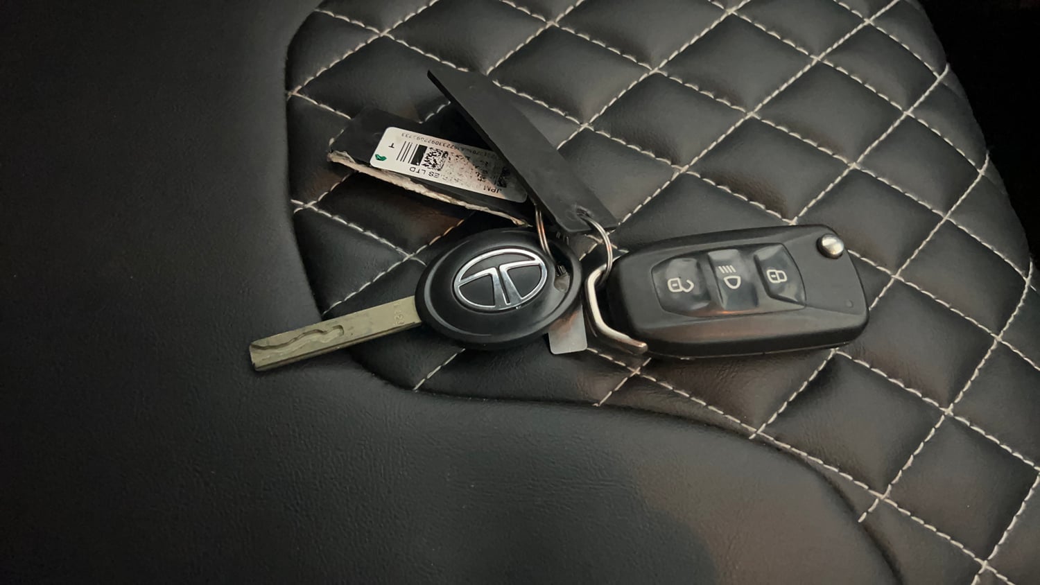 Used 2022 Tata Punch Adventure MT Petrol Manual extra CAR KEY VIEW