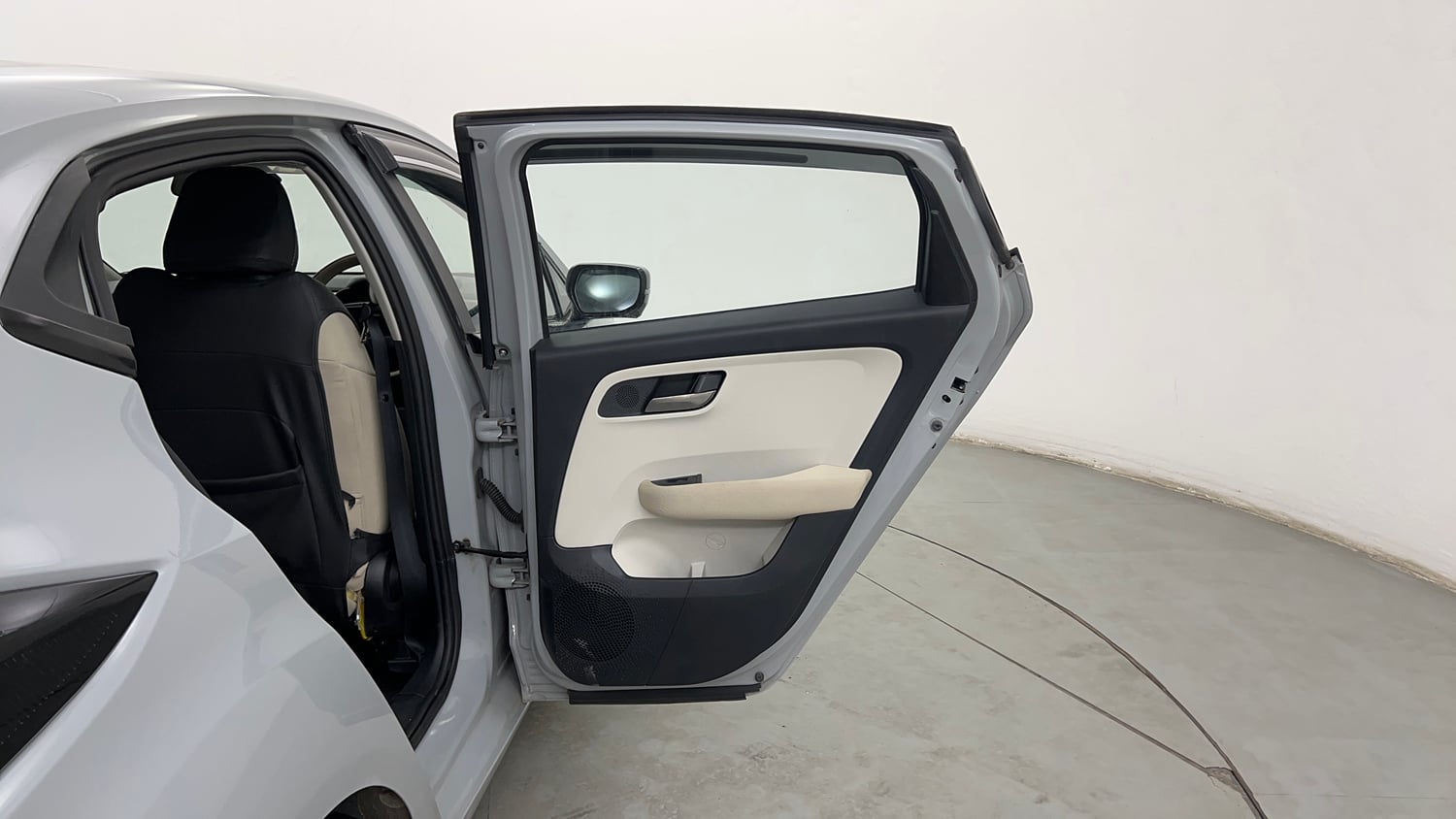 Used 2025 Tata Altroz Accomplished S CNG 5MT Cng Manual interior RIGHT REAR DOOR OPEN VIEW