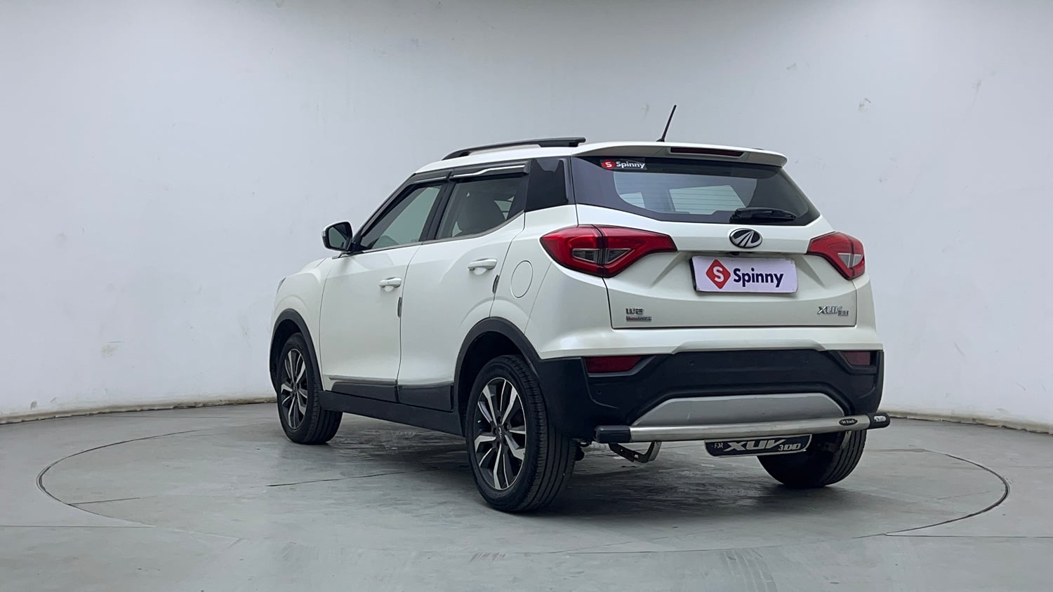 Used 2021 Mahindra XUV 300 W8 (O) 1.5 Diesel AMT Diesel Automatic exterior LEFT REAR CORNER VIEW