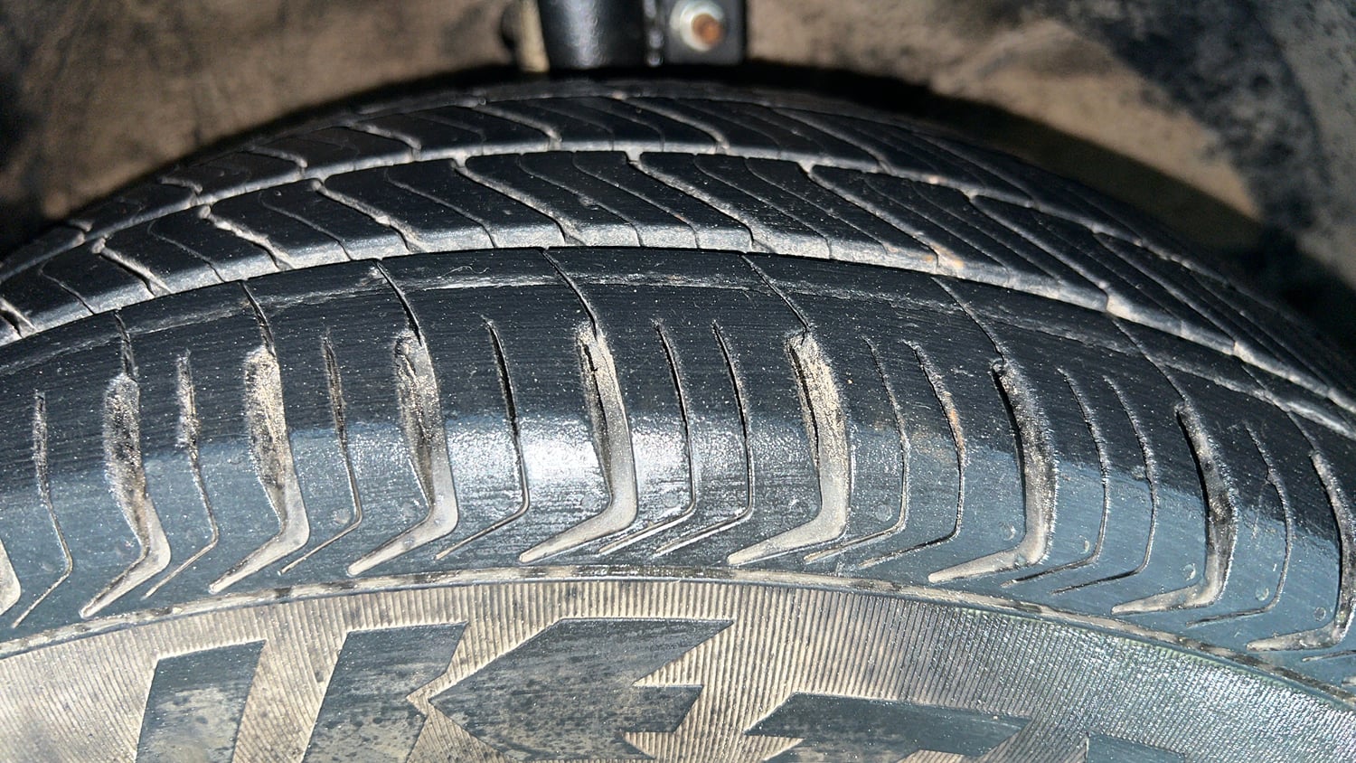 Used 2020 Maruti Suzuki Baleno Sigma Petrol Manual tyres RIGHT FRONT TYRE TREAD VIEW