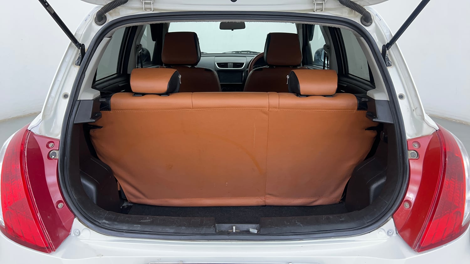 Used 2013 Maruti Suzuki Swift VDi Diesel Manual interior DICKY INSIDE VIEW