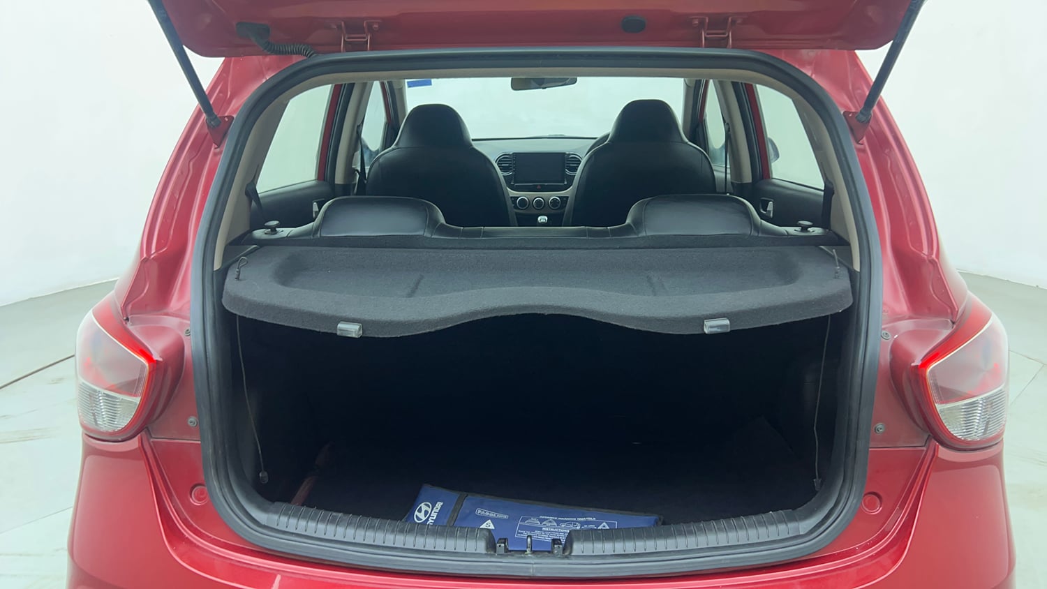 Used 2018 Hyundai Grand i10 Sportz 1.2 Kappa VTVT Petrol Manual interior DICKY INSIDE VIEW
