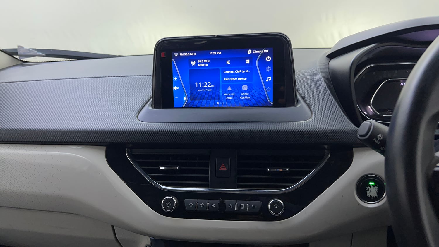 Used 2020 Tata Nexon XZA Plus (O) Dual Tone Petrol Automatic top_features Integrated (in-dash) music system
