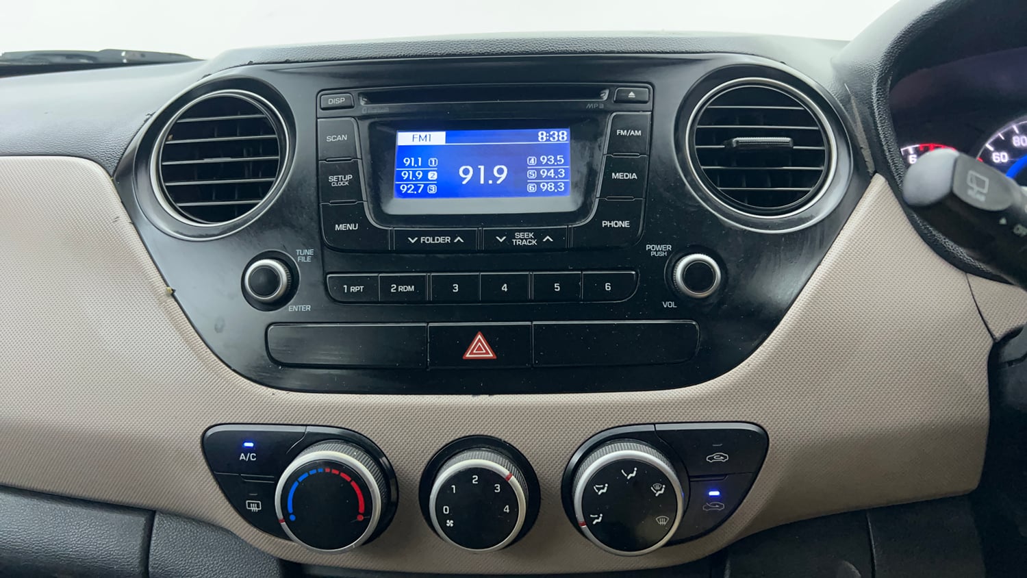 Used 2014 Hyundai Grand i10 Asta 1.2 Kappa VTVT (O) Petrol Manual interior MUSIC SYSTEM & AC CONTROL VIEW