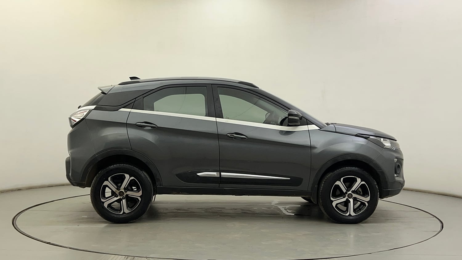 Used 2022 Tata Nexon XZA Plus Diesel Diesel Automatic exterior RIGHT SIDE VIEW