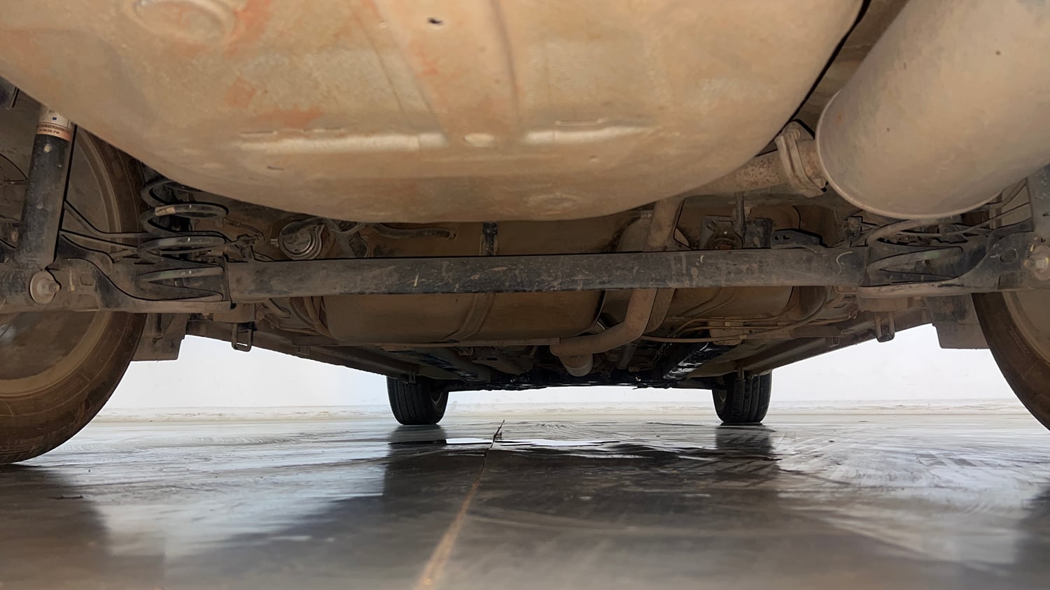 Used 2020 Maruti Suzuki Ciaz Delta Hybrid 1.5 AT Petrol Automatic extra REAR UNDERBODY VIEW (TAKEN FROM REAR)