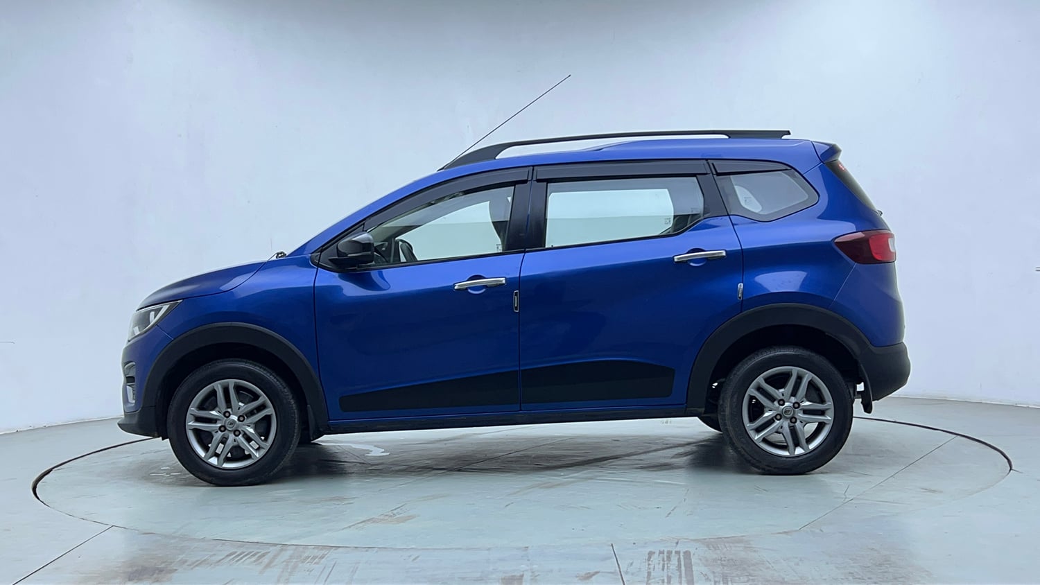 Used 2023 Renault Triber RXZ EASY-R AMT Petrol Automatic exterior LEFT SIDE VIEW