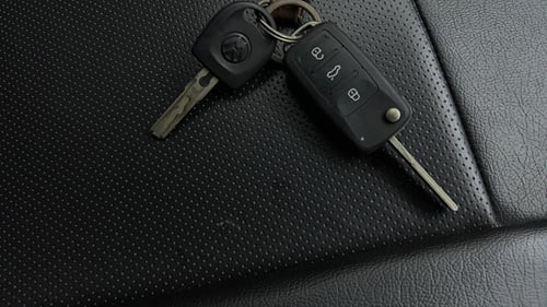 Used 2017 Volkswagen Polo Comfortline 1.2L (P) Petrol Manual extra CAR KEY VIEW