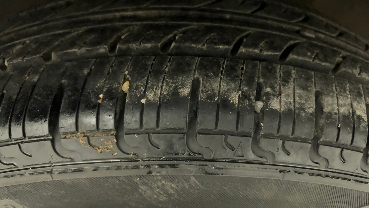 Used 2020 Renault Kwid RXT 1.0 Opt Petrol Manual tyres LEFT REAR TYRE TREAD VIEW