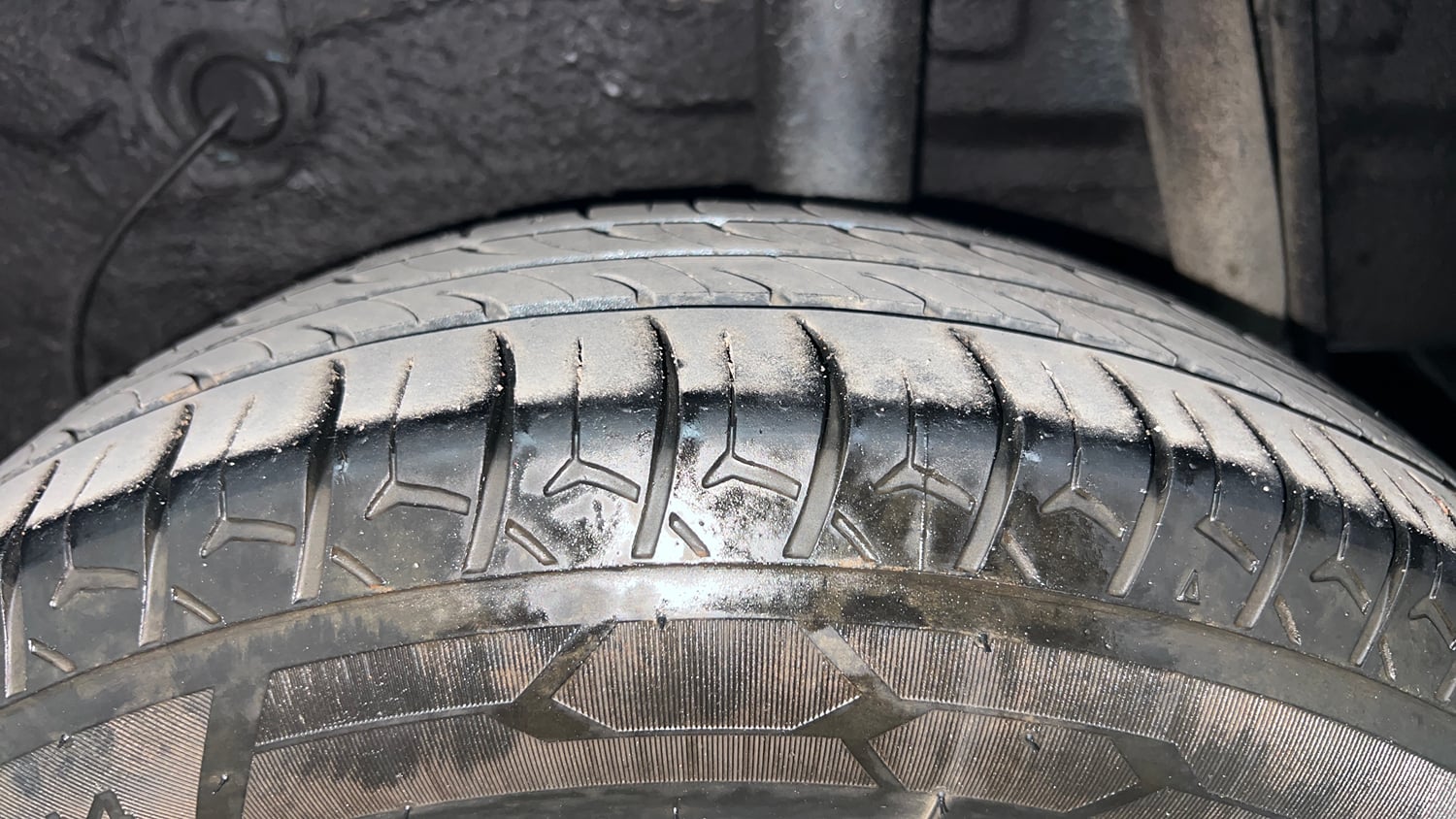 Used 2015 Maruti Suzuki Celerio ZXi Opt Petrol Manual tyres LEFT REAR TYRE TREAD VIEW