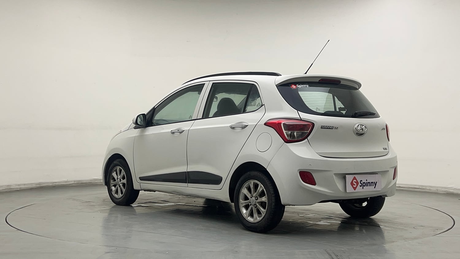 Used 2016 Hyundai Grand i10 Asta 1.2 Kappa VTVT Petrol Manual exterior LEFT REAR CORNER VIEW