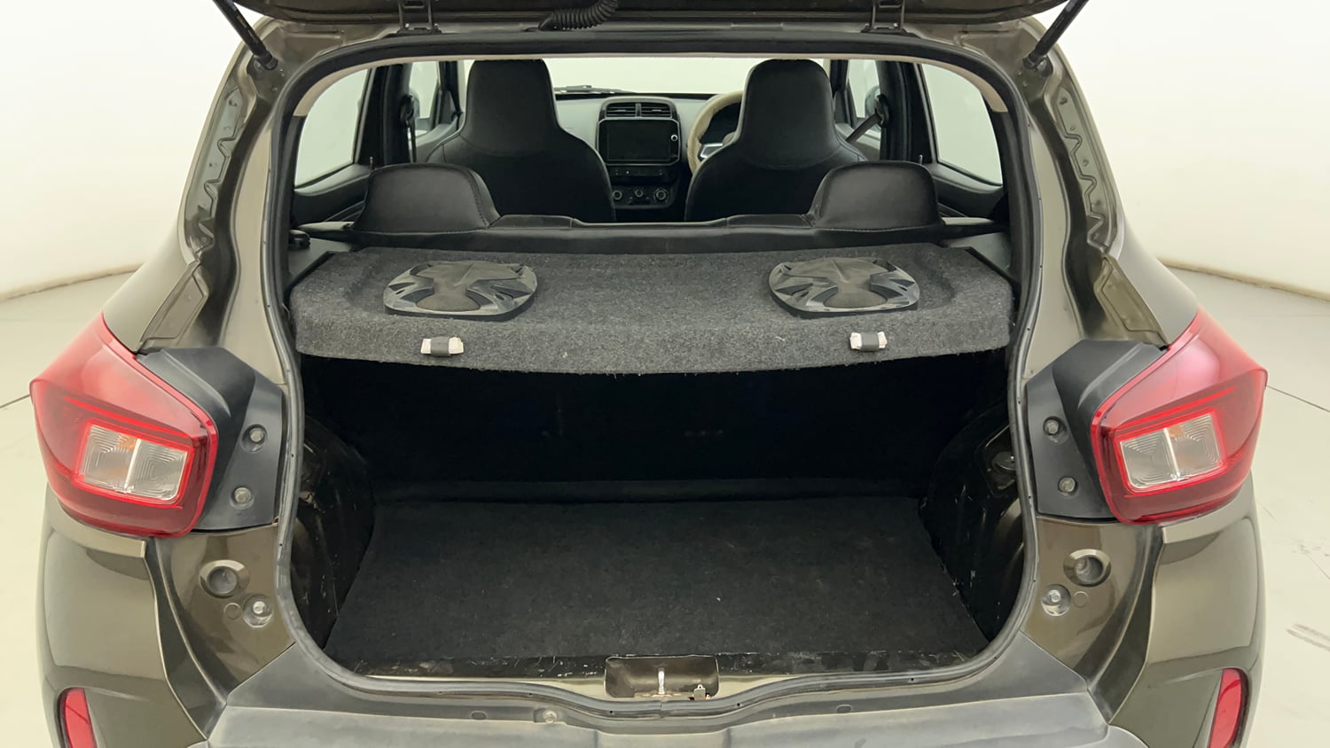 Used 2020 Renault Kwid RXT 1.0 Opt Petrol Manual interior DICKY INSIDE VIEW