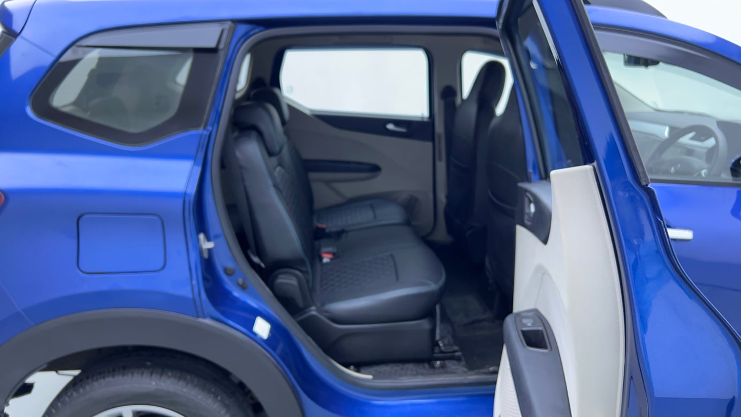 Used 2023 Renault Triber RXZ EASY-R AMT Petrol Automatic interior RIGHT SIDE REAR DOOR CABIN VIEW