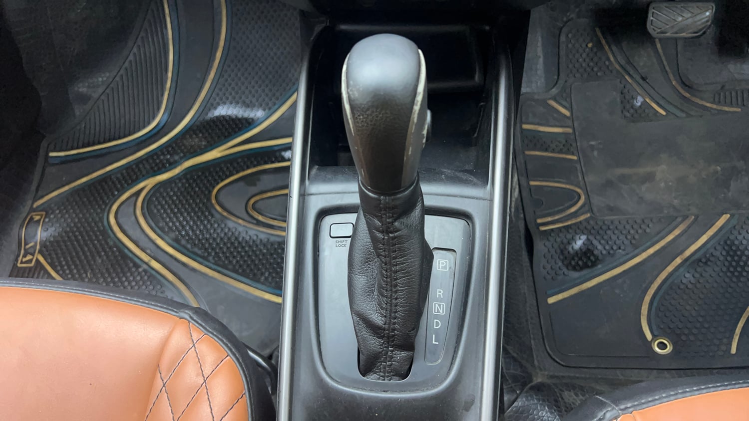 Used 2020 Maruti Suzuki Baleno Zeta Automatic Petrol Automatic interior GEAR  KNOB VIEW