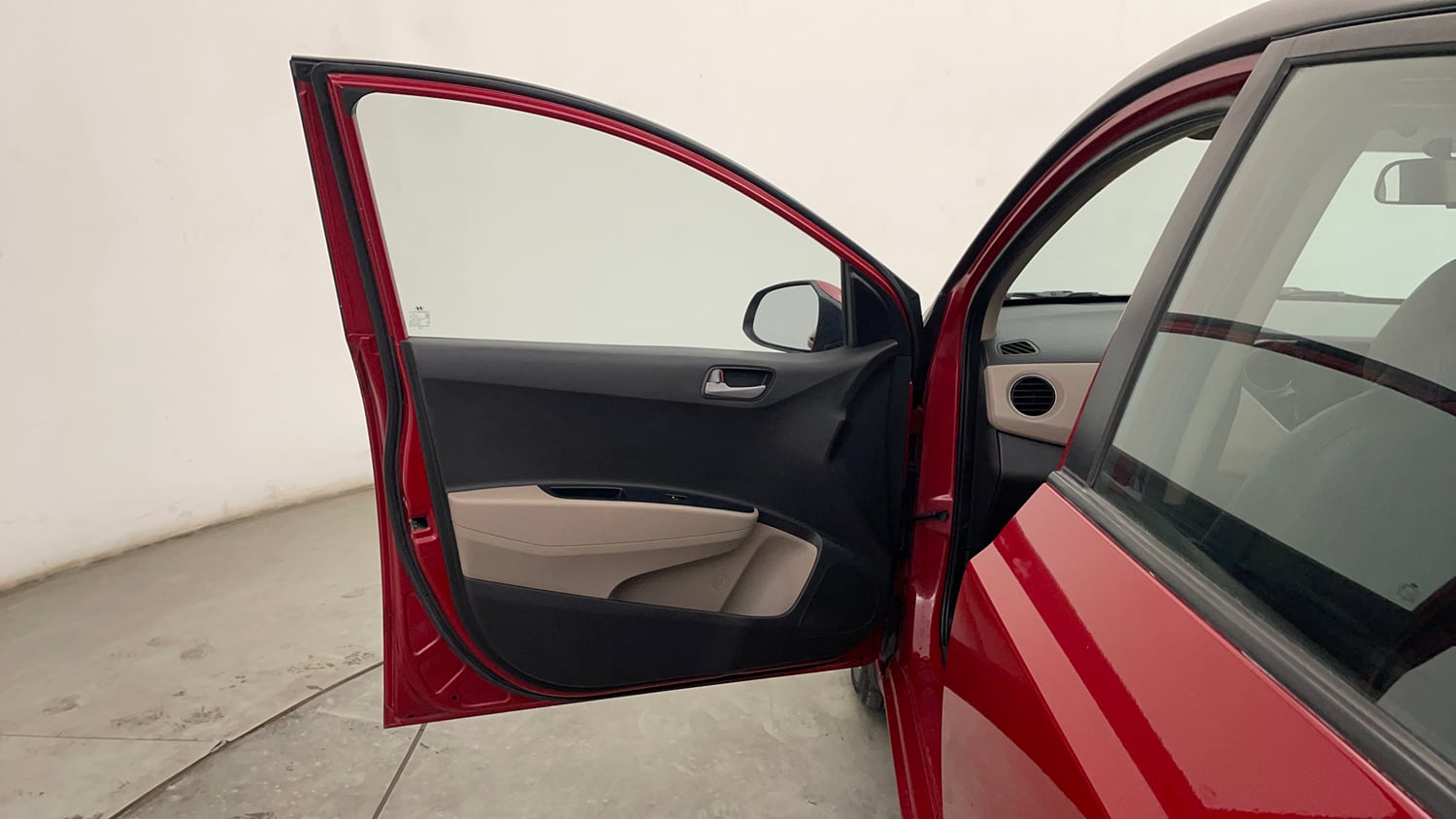 Used 2014 Hyundai Xcent S 1.2 (O) Petrol Manual interior LEFT FRONT DOOR OPEN VIEW