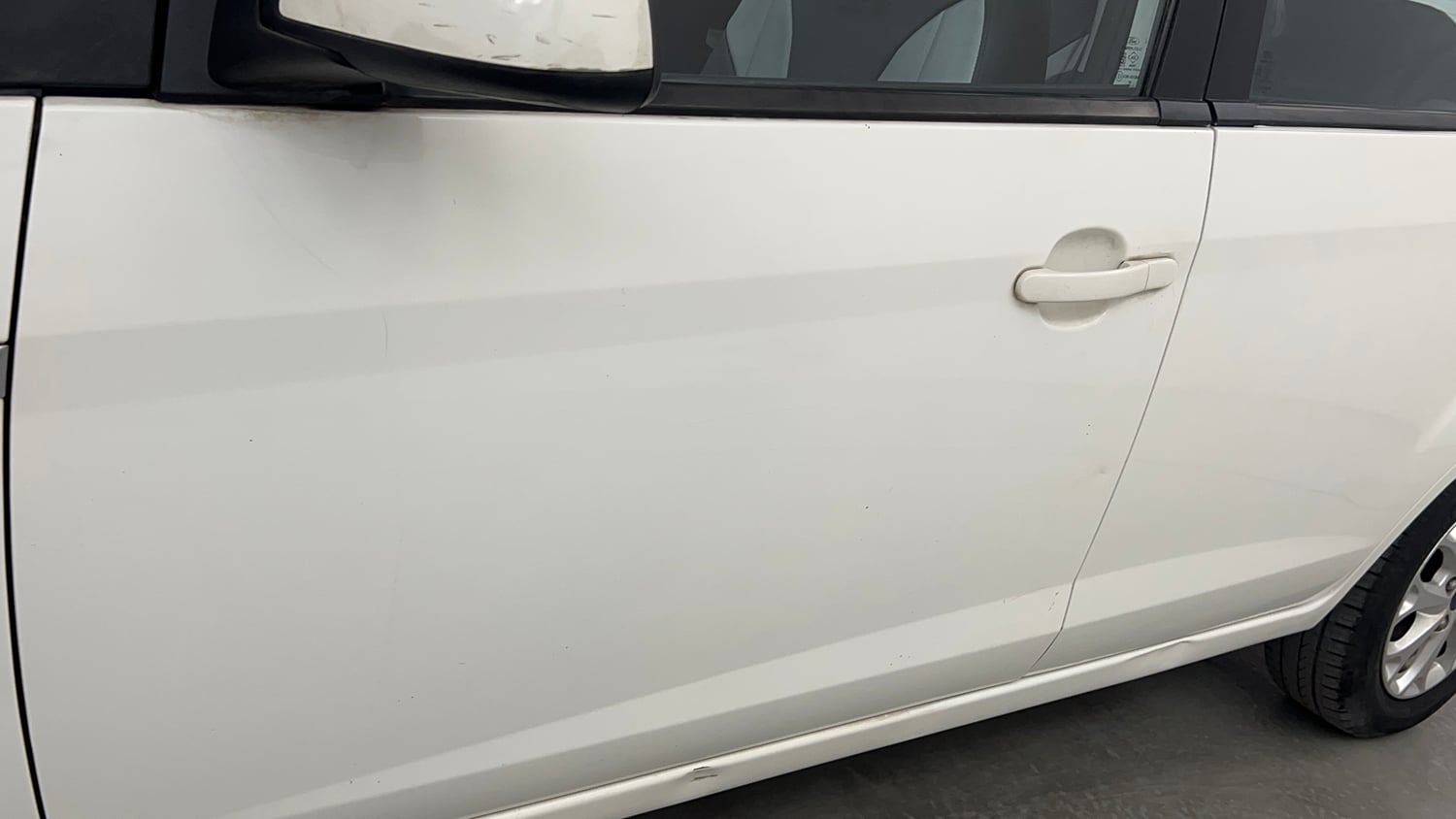 Used 2014 Ford Figo Duratec Petrol Titanium 1.2 Petrol Manual dents MINOR DENT
