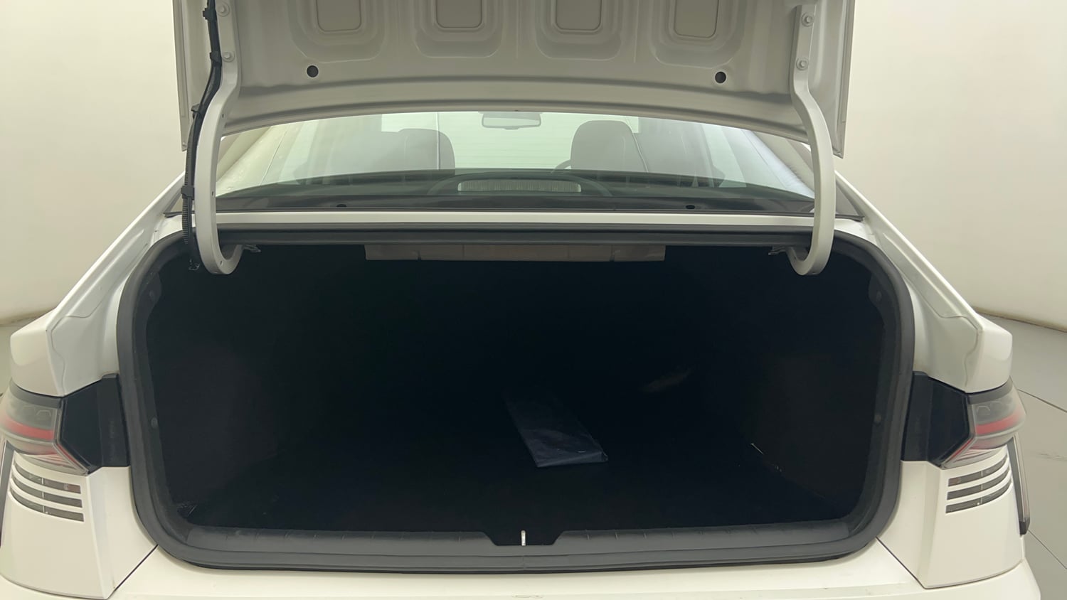 Used 2024 Hyundai Verna SX 1.5 Petrol MT Petrol Manual interior DICKY INSIDE VIEW