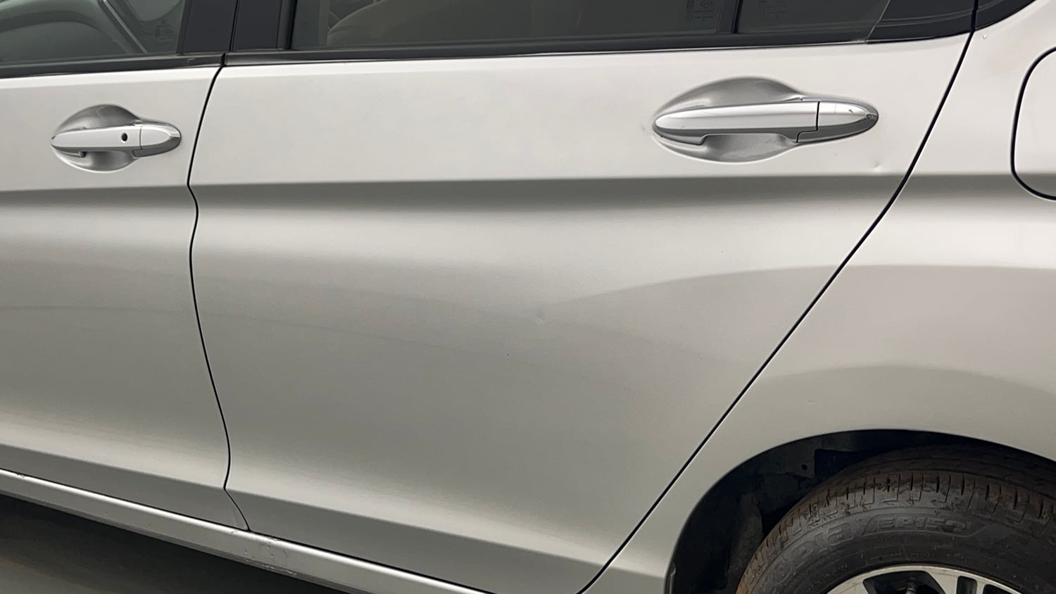 Used 2018 Honda City V Petrol Petrol Manual dents MINOR DENT
