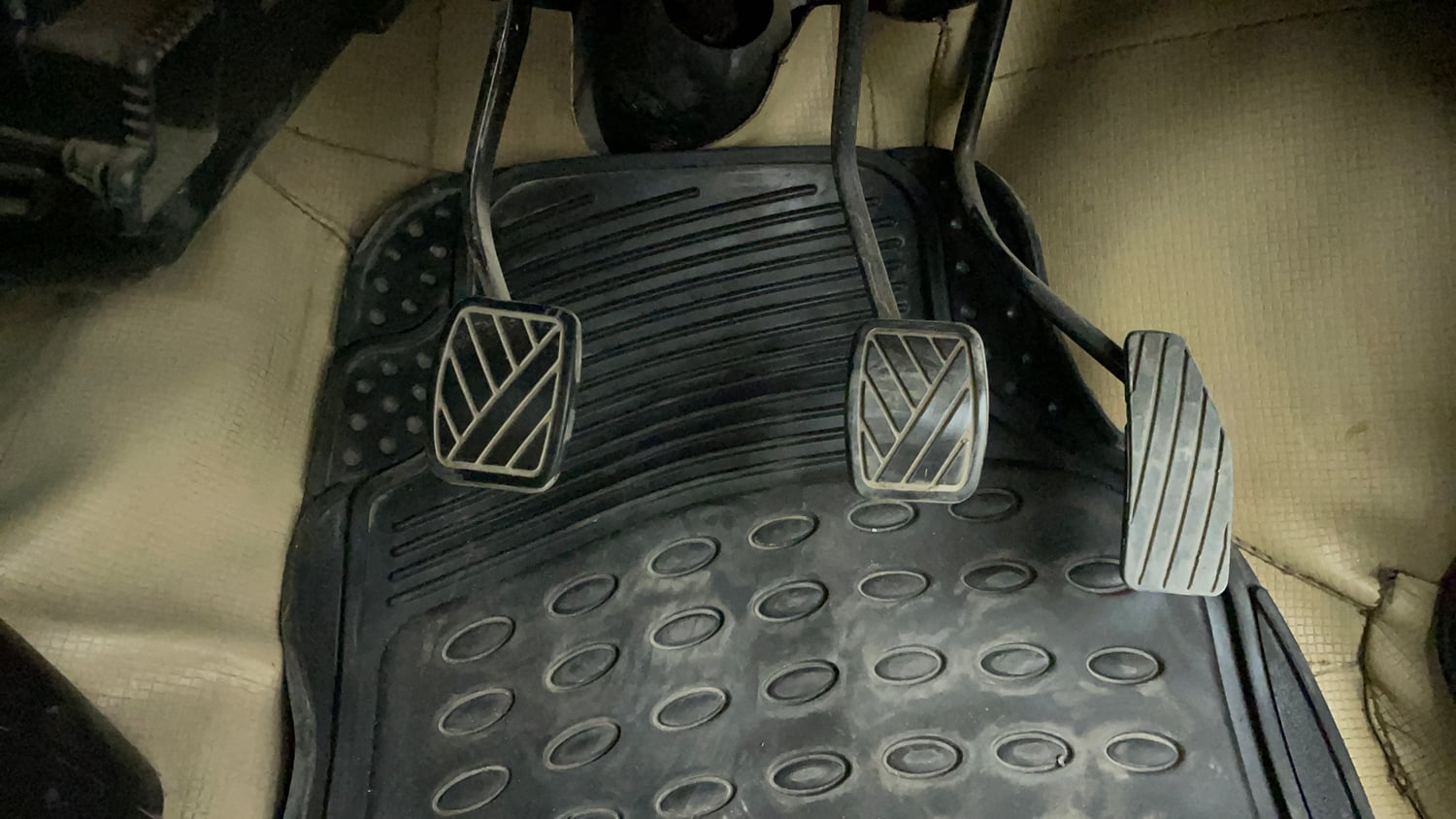 Used 2019 Maruti Suzuki Wagon R VXI Petrol Manual interior PEDALS VIEW