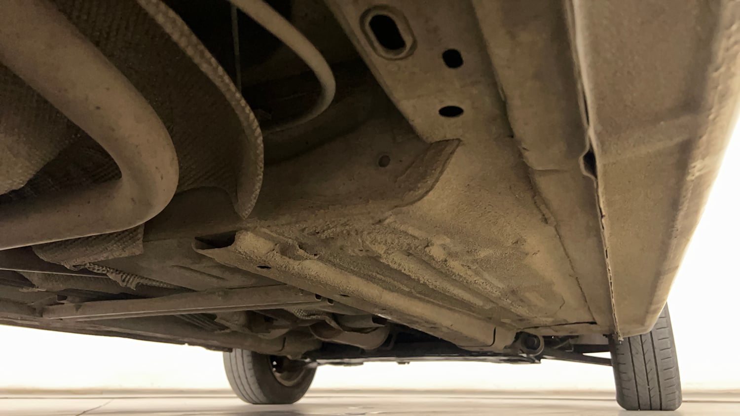 Used 2014 Ford Figo Duratec Petrol Titanium 1.2 Petrol Manual extra REAR RIGHT UNDERBODY VIEW