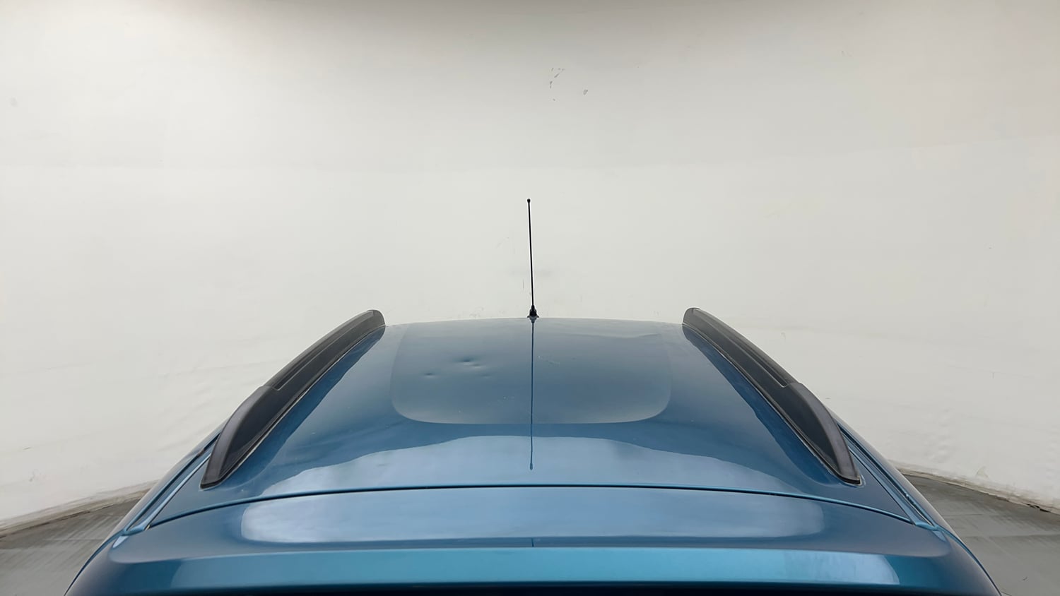 Used 2021 Renault Kwid RXT 1.0 AMT Opt Petrol Automatic exterior EXTERIOR ROOF VIEW