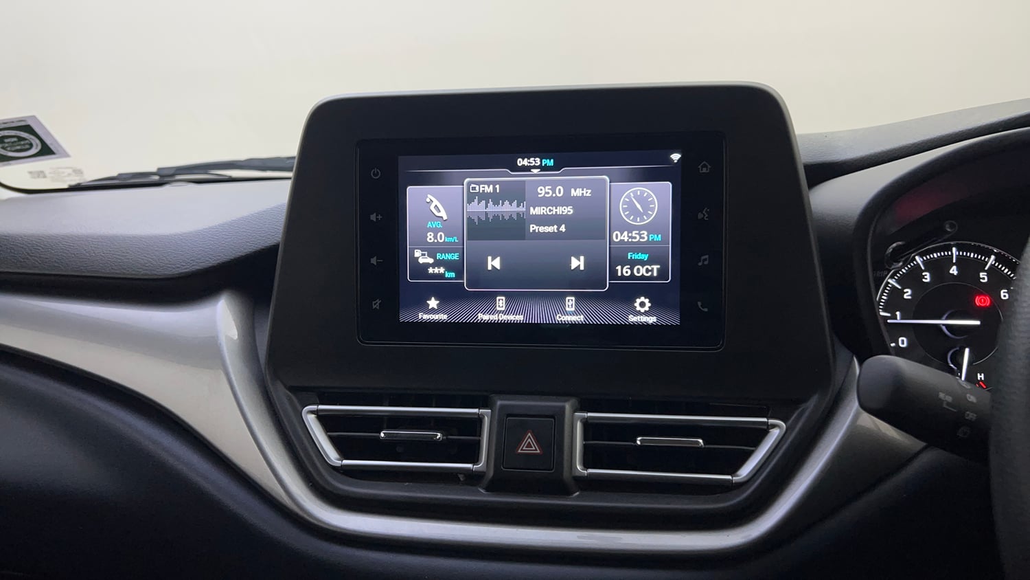 Used 2024 Maruti Suzuki Baleno Zeta AGS Petrol Automatic top_features Touch screen infotainment system