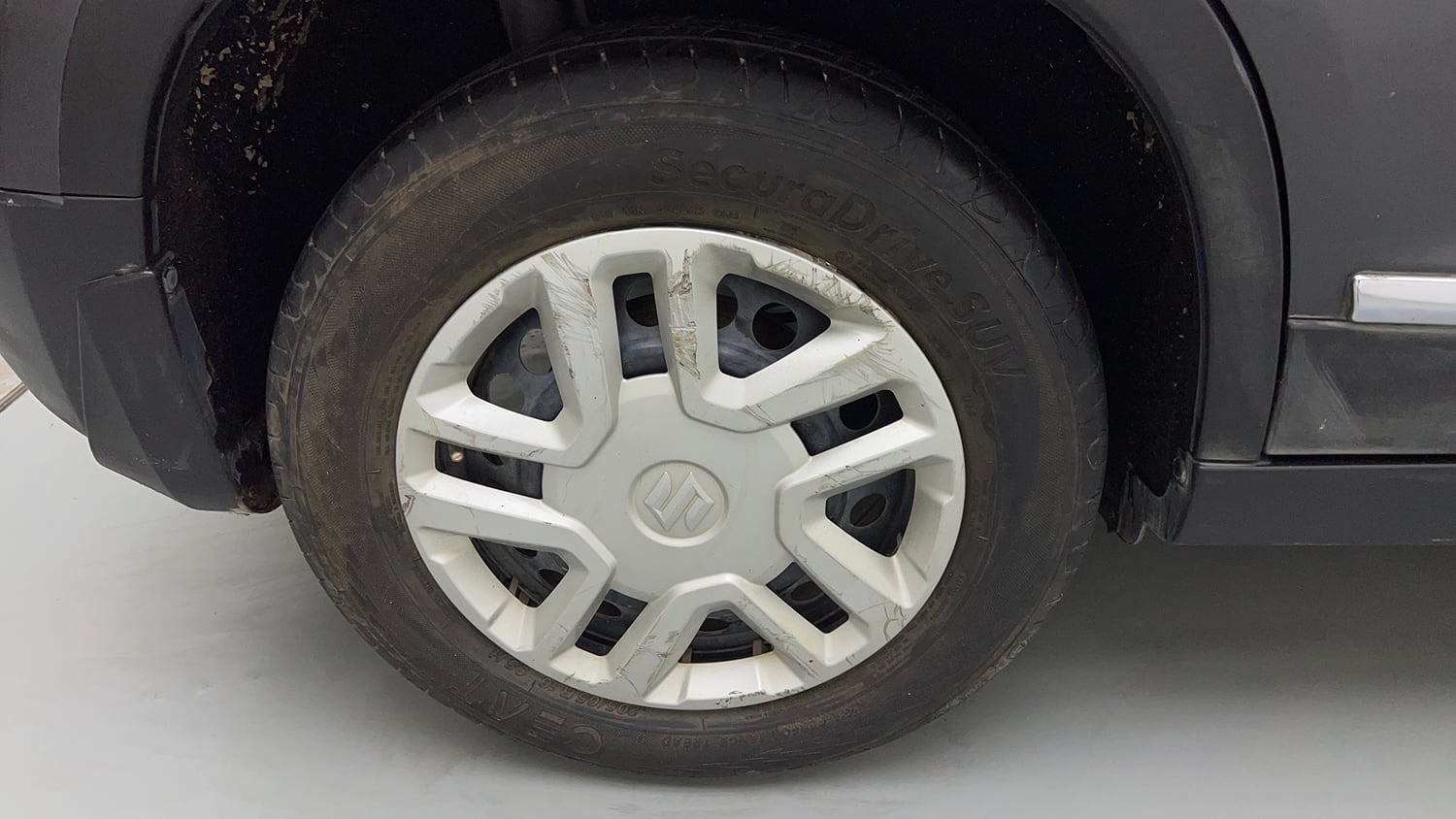 Used 2020 maruti-suzuki Vitara Brezza VXi Petrol Manual tyres RIGHT REAR TYRE RIM VIEW