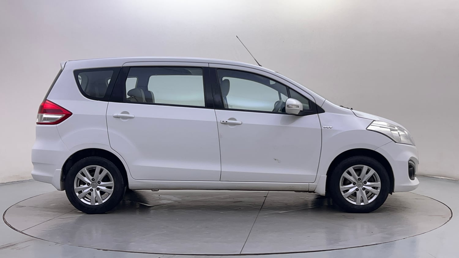 Used 2016 Maruti Suzuki Ertiga ZXI Petrol Manual exterior RIGHT SIDE VIEW