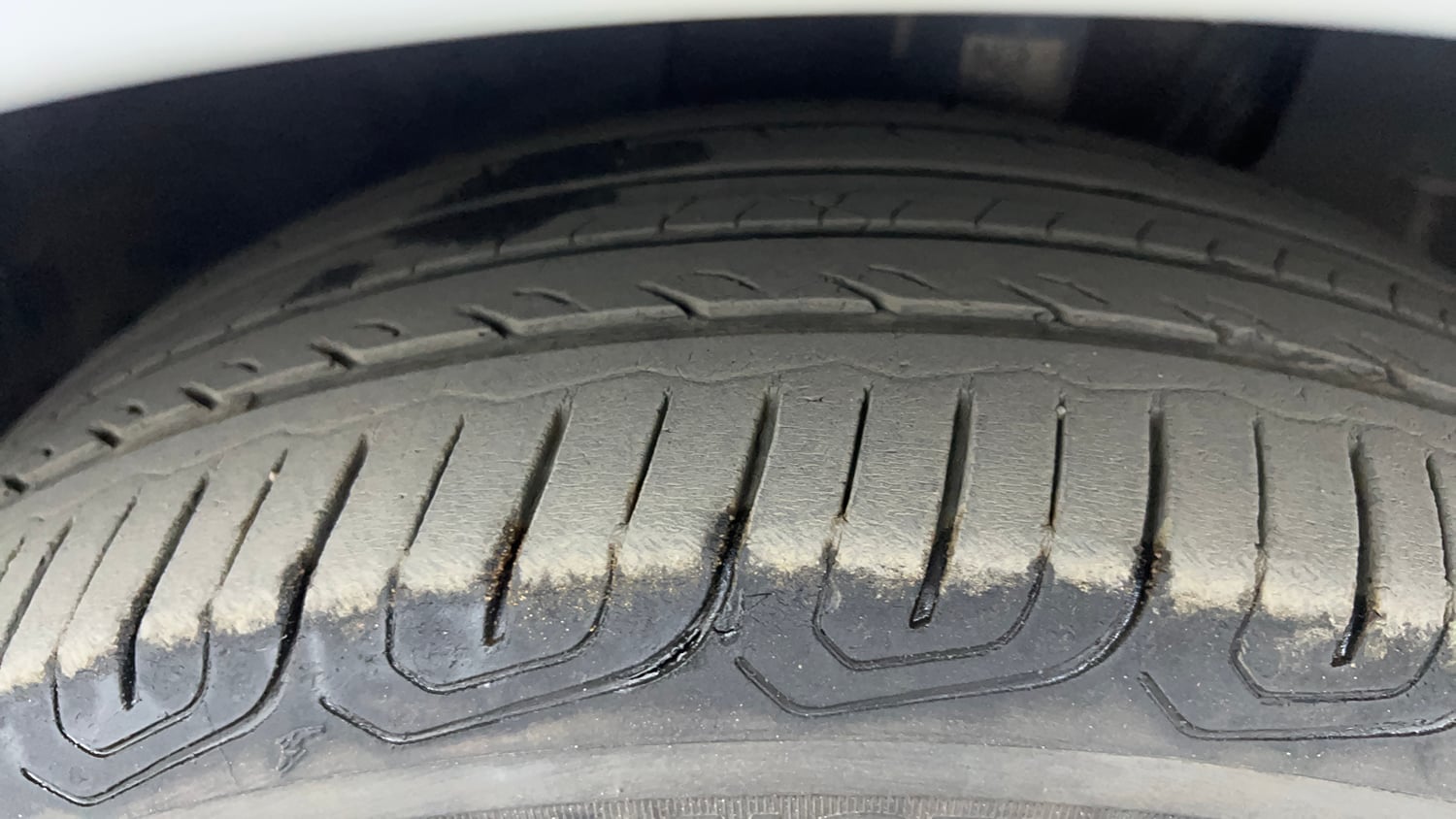 Used 2022 Volkswagen Virtus GT Plus 1.5 TSI EVO DSG Petrol Automatic tyres LEFT FRONT TYRE TREAD VIEW
